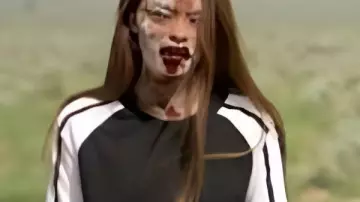 Midnight Texas S2 Vestido negro con cuello redondo usado por Patience Lucero (Jaime Ray Newman) en Midnight, Texas (S02)