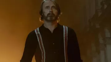 Dust Bunny Costume Mads Mikkelsen porté par (Mads Mikkelsen) dans Dust Bunny