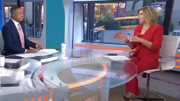 Cinq à sept blazer à manches froncées Khloe porté par Christine Romans comme on le voit dans Today le 11 septembre 2025