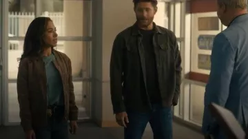 Madre El Reifler usado por Amber Oliveras (Jessica Camacho) como se ve en Countdown (S01E13)