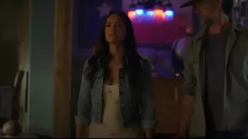 Levi’s Light Wash Denim Jacket worn by Quinn O'Grady (Minka Kelly) as seen in Ransom Canyon (S01E10)