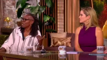 Vestido drapeado de cuello alto A.L.C. Inez usado por Sara Haines como se ve en The View el 16 de septiembre de 2025