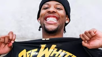 Off-White fashion Show Black Graphic Shirt worn by Dalen Terry in Summer work with DeMar DeRozan starts at 5 AM! | Chicago Bulls | Dalen Terry | Patrick Williams