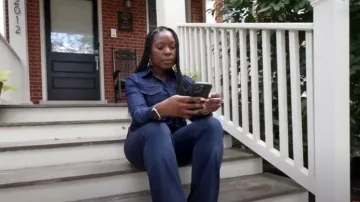 Chemise à double poche en denim Banana Republic portée par Haleema Burton, comme on le voit dans Today le 15 septembre 2025