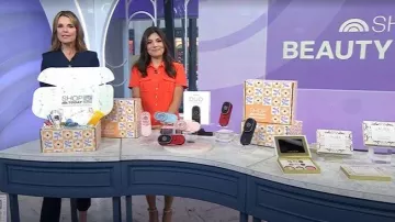 Vestido camisero Cinq a Sept Jamie usado por Adrianna Barrionuevo Brach como se ve en Today el 15 de septiembre de 2025