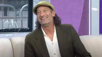 Cárdigan de manga corta Vince Patchwork Pointelle usado por Troy Kotsur como se ve en Today el 16 de septiembre de 2025