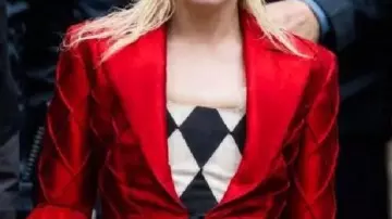 Red Blazer worn by Lee Quinzel (Lady Gaga) in Joker Folie à Deux