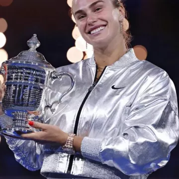US Open 2025 Champion Aryna Sabalenka Cropped Jacket worn by (Aryna Sabalenka) in aryna.sabalenka