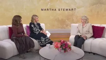 Christy Lynn Jupe Clarissa Marron portée par Rosie Perez comme on le voit dans Today with Jenna & Friends le 17 septembre 2025