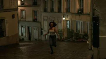 Zapatillas Salomon XT 6 Gore Tex Negro/Plateado usadas por Isabel 'Belly' Conklin (Lola Tung) como se ve en El verano que me volví bonita (S03E11)