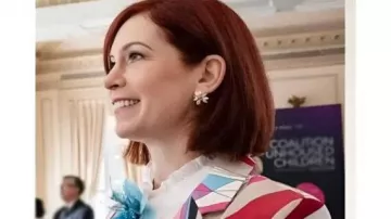 Elsbeth Abstract Print Blazer worn by Elsbeth Tascioni (Carrie Preston) as seen in Elsbeth (S03E02)