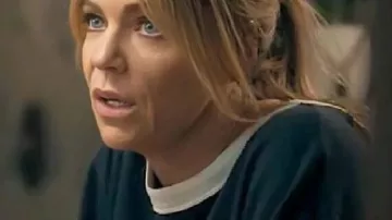High Potential 32 Jersey worn by Morgan Gillory (Kaitlin Olson) as seen in High Potential (S02E01)