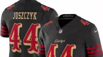Rivalidades de los 49ers Camiseta negra usada por Kyle Juszczyk en #49ers Kyle Juszczyk venció a Fred Warner en 1v1 ???? (ver hasta el final)