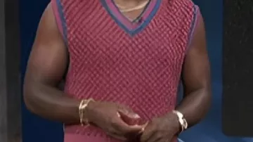 Access Hollywood 2025 Scott Evans Gilet pull rouge