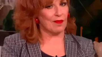 The View 2025 Joy Behar Blazer a cuadros gris usado por Self - Co-Host (Joy Behar) en The View