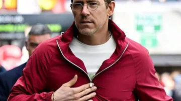 Sky Bet Championship Ryan Reynolds Chaqueta roja