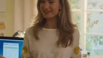 Swiped 2025 Lily James Top Floral Blanco usado por Whitney (Lily James) en Swiped