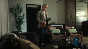Tod's Chain-detail Leather Loafers worn by Laura (Robin Wright) as seen in The Girlfriend (S01E04)