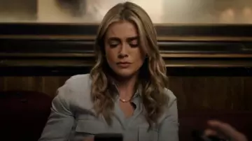 Aritzia Babaton Utility Linen Shirt worn by Rebecca 'Bex' Henderson (Melissa Roxburgh) as seen in The Hunting Party (S01E09)