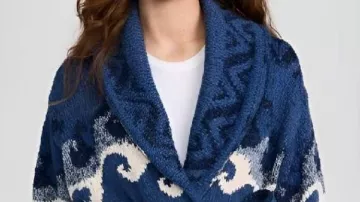 The Girlfriend Blue Knit Wave Cardigan worn by Laura (Robin Wright) as seen in The Girlfriend (S01E04)