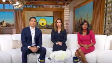 Camisa de encaje plisado Scanlan Theodore Ls usada por Rebecca Jarvis como se ve en Good Morning America el 22 de septiembre de 2025