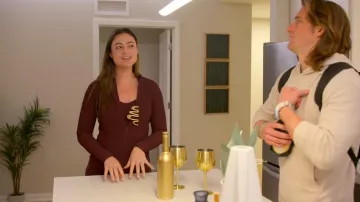 Lululemon Nulu Cropped Define Jacket portée par Monica Danús comme on le voit dans Love Is Blind (S08E08)