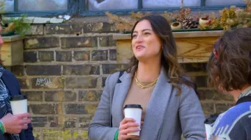 Collar de cadena con clip grande Madewell usado por Mónica Danús como se ve en Love Is Blind (S08E10)