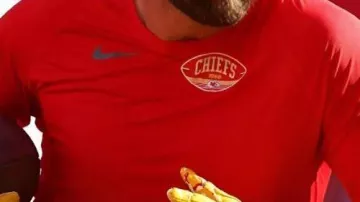 Red Sweatshirt worn by Travis Kelce in NFL Preseason 2025