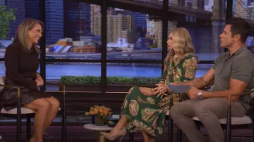 Derek Lam 10 Crosby Mixed Media Mini Dress portée par Ginger Zee comme on le voit en LIVE avec Kelly et Mark le 22 septembre 2025