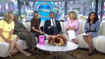 Derek Lam 10 Crosby Alira Stretch-Tweed A-Line Miniskirt worn by Sheinelle Jones as seen in Today on  September 23, 2025