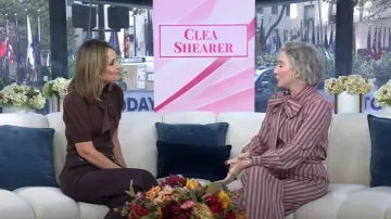 Pantalon Tuckernuck Wyatt porté par Clea Shearer comme on le voit dans Today le 23 septembre 2025