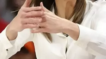 Stephanie White WNBA Playoffs Demi-finale 2025 Chemise blanche