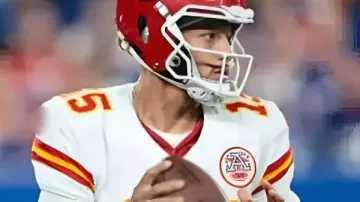 Camiseta blanca de los Kansas City Chiefs 2025 Patrick Mahomes
