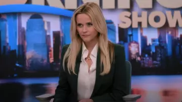 Theory Fitted Shirt in Silk Georgette worn by Bradley Jackson (Reese Witherspoon) as seen in The Morning Show (S04E02)