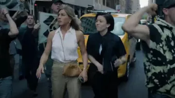 Camisa de cuello halter para mujer Theory usada por Alex Levy (Jennifer Aniston) como se ve en The Morning Show (S04E02)