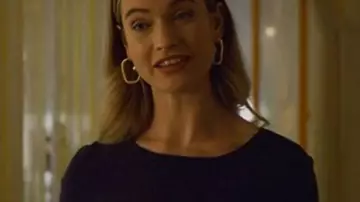 Haut rayé noir et blanc balayé porté par Whitney (Lily James) comme on le voit dans Swiped