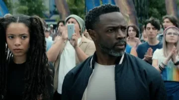Blouson aviateur Gucci en nylon Jaquard porté par Polarity (Sean Patrick Thomas) tel qu’on le voit dans Gen V (S02E03)
