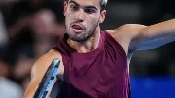 Carlos Alcaraz Kinoshita Group Japan Open 2025 Le débardeur de Carlos Alcaraz à Carlos Alcaraz fait ses débuts à Tokyo contre Sebastian Baez | Faits saillants de Tokyo 2025