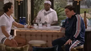 Adidas House of Tiro Nations Pack Pants porté par Bunny Schneiderman (Nathan Lane) comme on le voit dans Mid-Century Modern (S01E08)