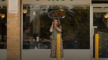 Zara Printed Midi Skirt worn by Elena (Mariana Treviño) as seen in Stick (S01E07)