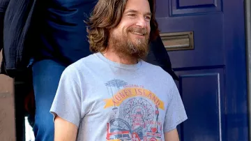 Coney Island Playground Wonder Wheel T-Shirt worn by Vince Friedken (Jason Bateman) in Black Rabbit (S01E08)