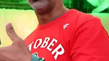 Camiseta de los Red Sox de Béisbol de Octubre en ELLY WANTS OCTOBER BASEBALL! ⚾️ ¡Elly De La Cruz conecta un jonrón MASIVO en el Juego 162 para los Rojos!