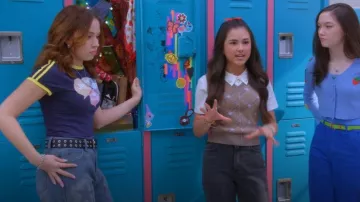 Edikted Kassidy Contrast T-Shirt worn by Jade Castillo (Carmen Sánchez) as seen in Electric Bloom (S01E06)