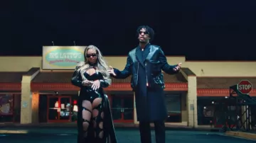 Chaleco con cremallera y bolsillo de carga de cuero negro Givenchy usado por 21 Savage en Latto - Wheelie (Video oficial) ft. 21 Savage