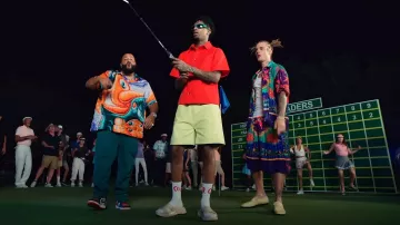 Pantalones cortos de cuero amarillo lima de Bottega Veneta usados por 21 Savage en DJ Khaled - LET IT GO (Official Music Video) ft. Justin Bieber, 21 Savage