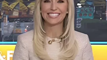 Chaqueta de tweed beige Fox And Friends Ainsley Earhardt usada por Ainsley Earhardt en Fox