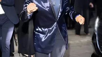 Blazer usado por Spike Lee en la Semana de la Moda de Milán SS26 Vlog | Prada, Dolce & Gabbana, Ferragamo, Max Mara y toda la locura