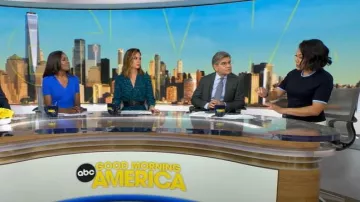Sandro Camiseta con ribete en contraste usada por Stephanie Ramos como se ve en Good Morning America el 26 de septiembre de 2025