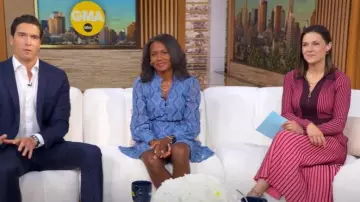 Vestido de encaje ondulado en azul pizarra usado por Janai Norman como se ve en Good Morning America el 29 de septiembre de 2025
