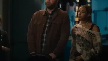 Suéter de puntada abierta a rayas para mujer Bdg usado por Ava (Amirah J) como se ve en High Potential (S02E02)